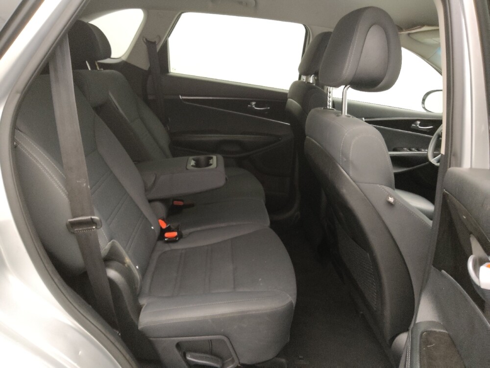 2016 Kia Sorento in Topeka, KS 66611 - 18116001 19