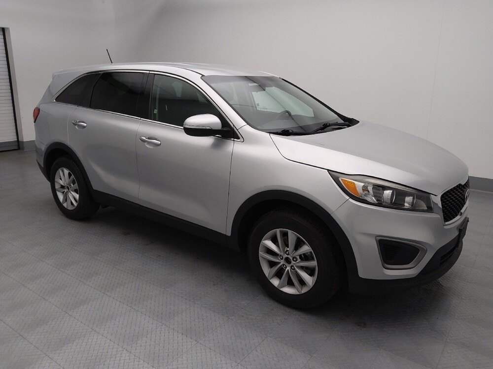 2016 Kia Sorento in Topeka, KS 66611 - 18116001 11