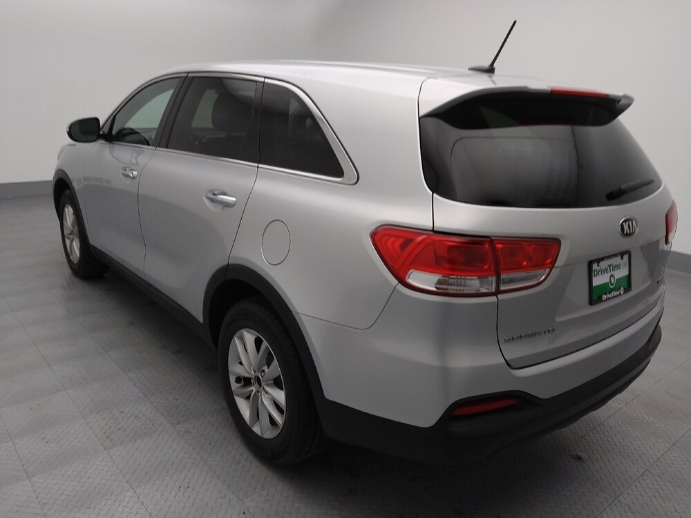 2016 Kia Sorento in Topeka, KS 66611 - 18116001 5
