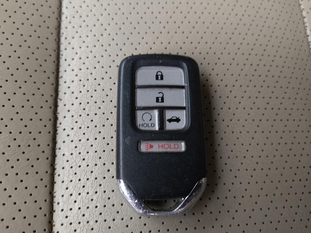 2017 Honda Accord in St. Louis, MO 63136 - 18116002 32