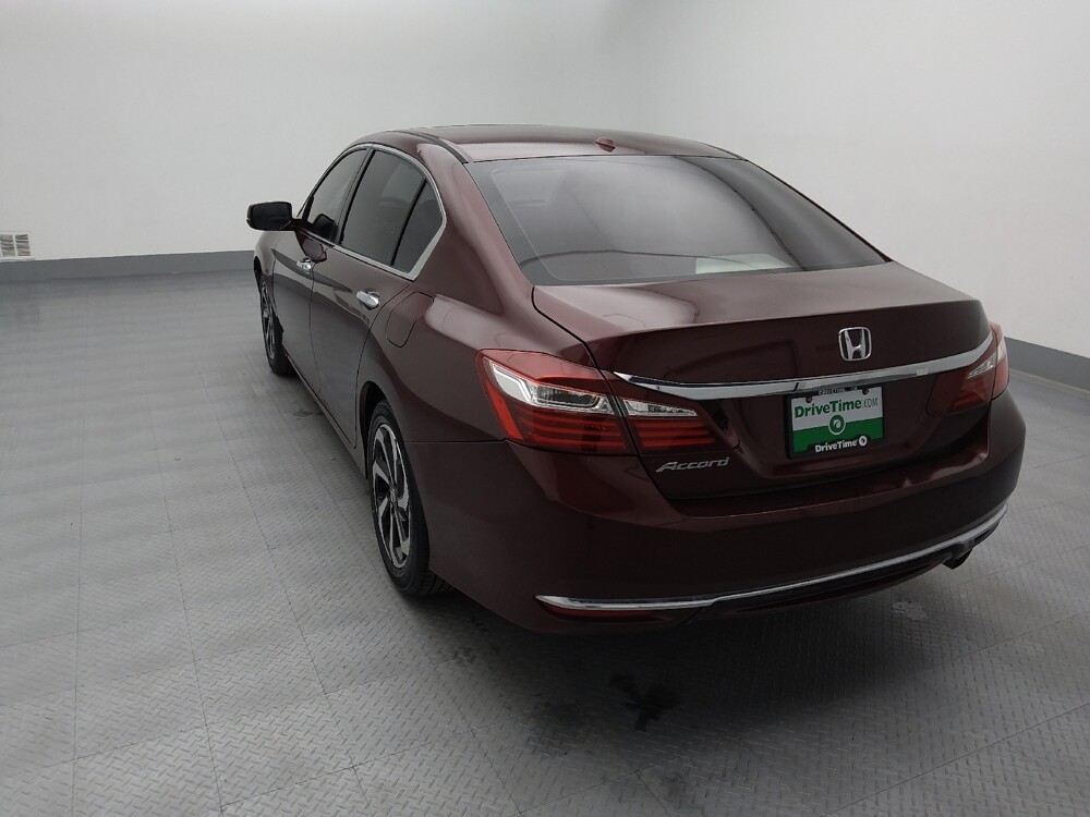 2017 Honda Accord in St. Louis, MO 63136 - 18116002 6