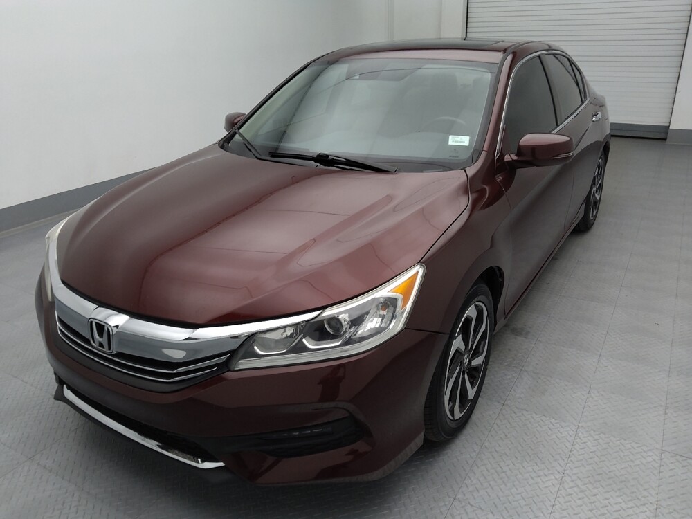 2017 Honda Accord in St. Louis, MO 63136 - 18116002 15
