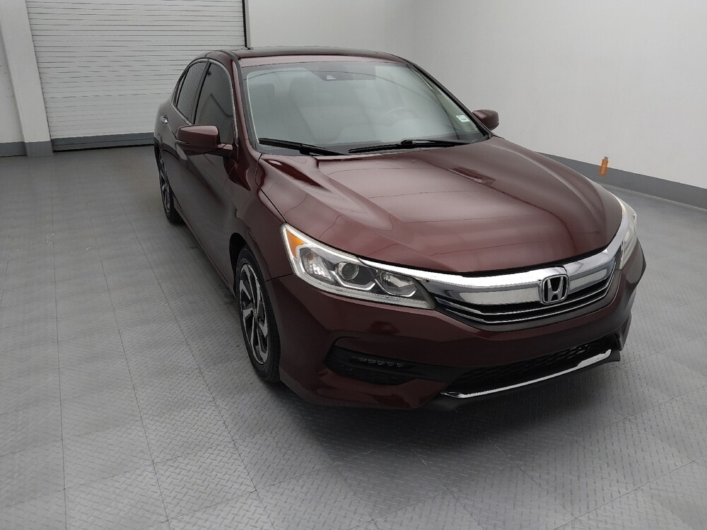 2017 Honda Accord in St. Louis, MO 63136 - 18116002 14