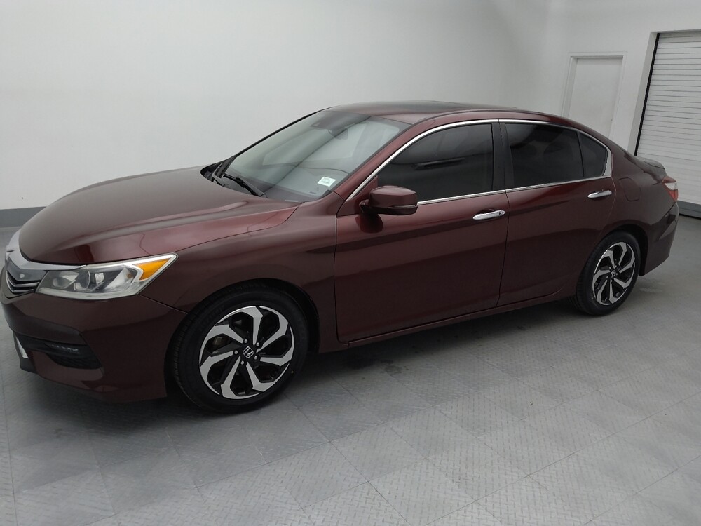 2017 Honda Accord in St. Louis, MO 63136 - 18116002 2