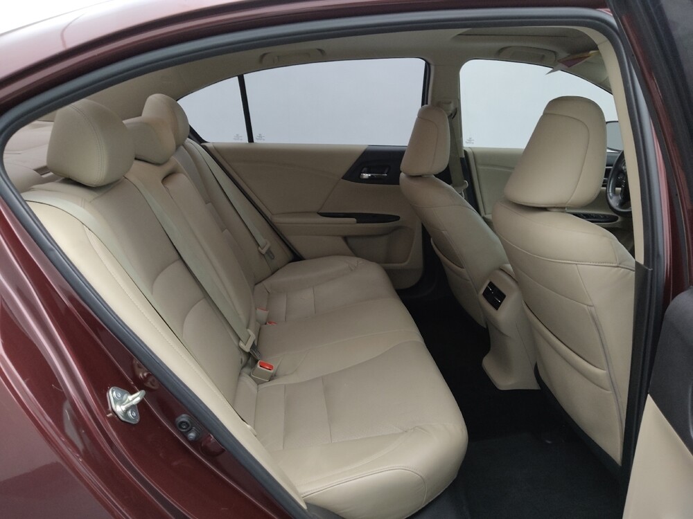 2017 Honda Accord in St. Louis, MO 63136 - 18116002 19