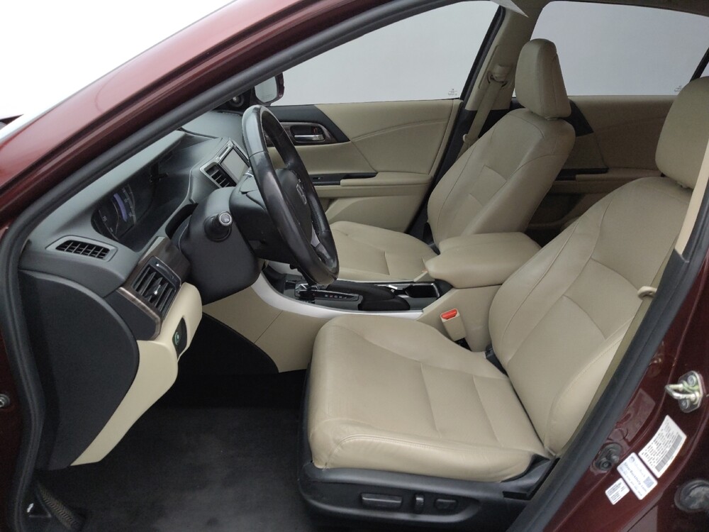 2017 Honda Accord in St. Louis, MO 63136 - 18116002 17