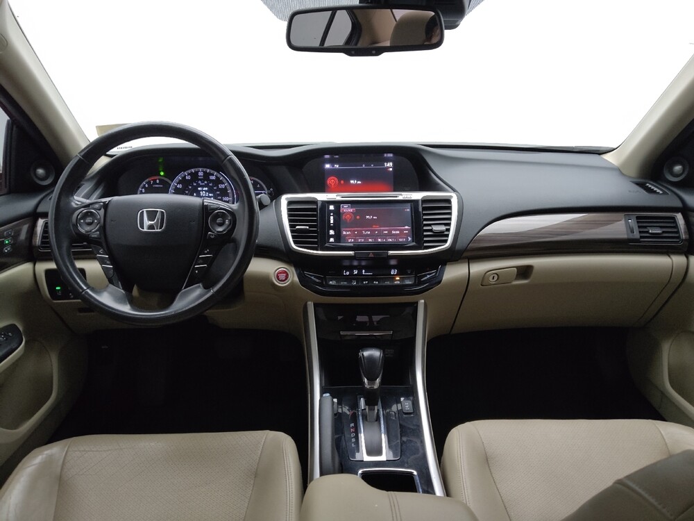 2017 Honda Accord in St. Louis, MO 63136 - 18116002 22