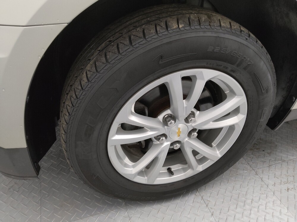 2016 Chevrolet Equinox in Topeka, KS 66611 - 18116004 31