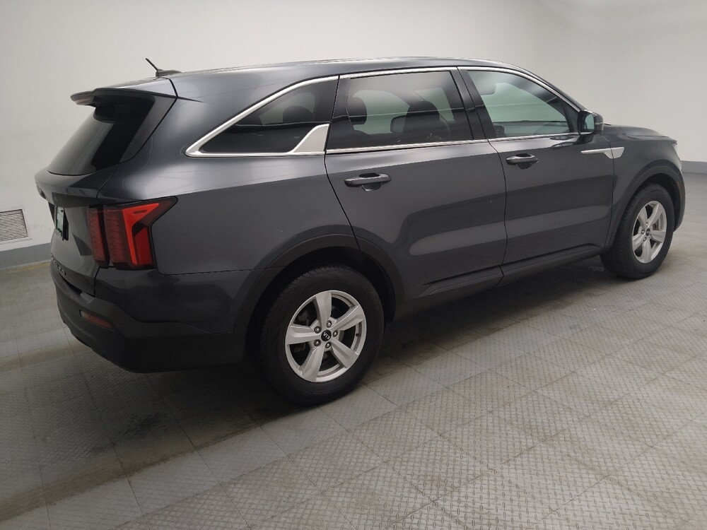 2021 Kia Sorento in Des Moines, IA 50310 - 18116011 10