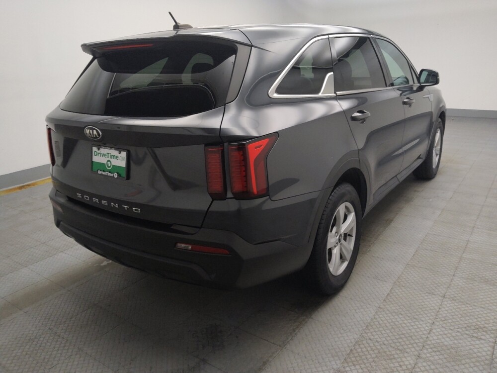 2021 Kia Sorento in Des Moines, IA 50310 - 18116011 9