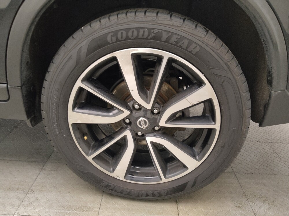 2019 Nissan Rogue in Des Moines, IA 50310 - 18116013 31