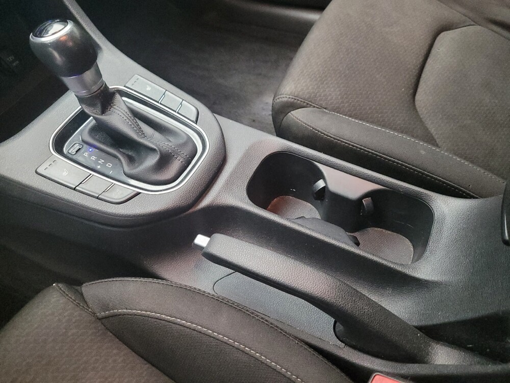 2018 Hyundai Elantra in Taylor, MI 48180 - 18116016 26