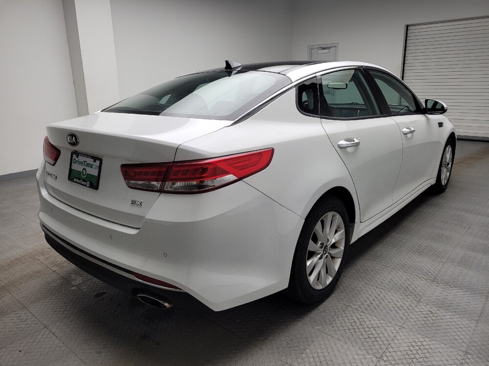 2018 Kia Optima in Taylor, MI 48180 - 18116017 9