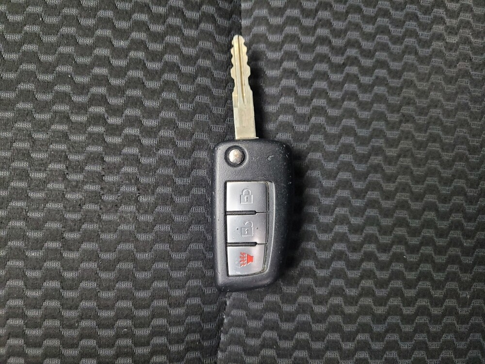 2019 Nissan Rogue Sport in Eastpointe, MI 48021 - 18116018 32