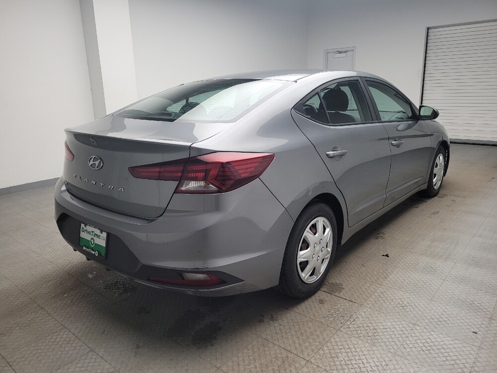 2019 Hyundai Elantra in Eastpointe, MI 48021 - 18116021 9