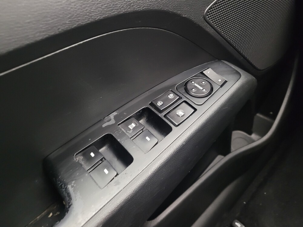 2019 Hyundai Elantra in Eastpointe, MI 48021 - 18116021 27