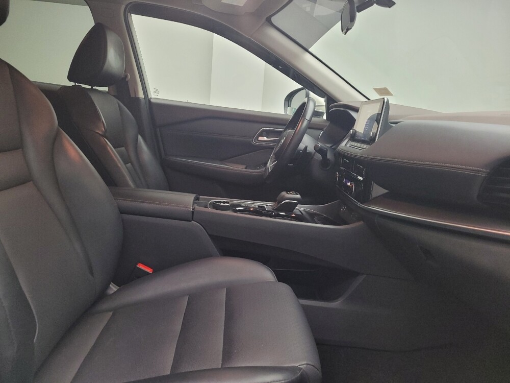 2021 Nissan Rogue in Eastpointe, MI 48021 - 18116035 21