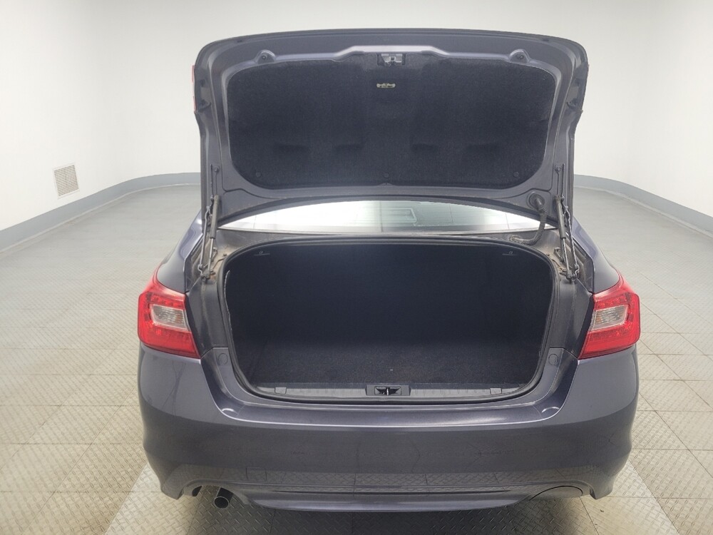 2015 Subaru Legacy in Indianapolis, IN 46222 - 18116044 29