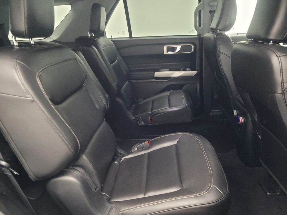 2022 Ford Explorer in Indianapolis, IN 46222 - 18116051 19