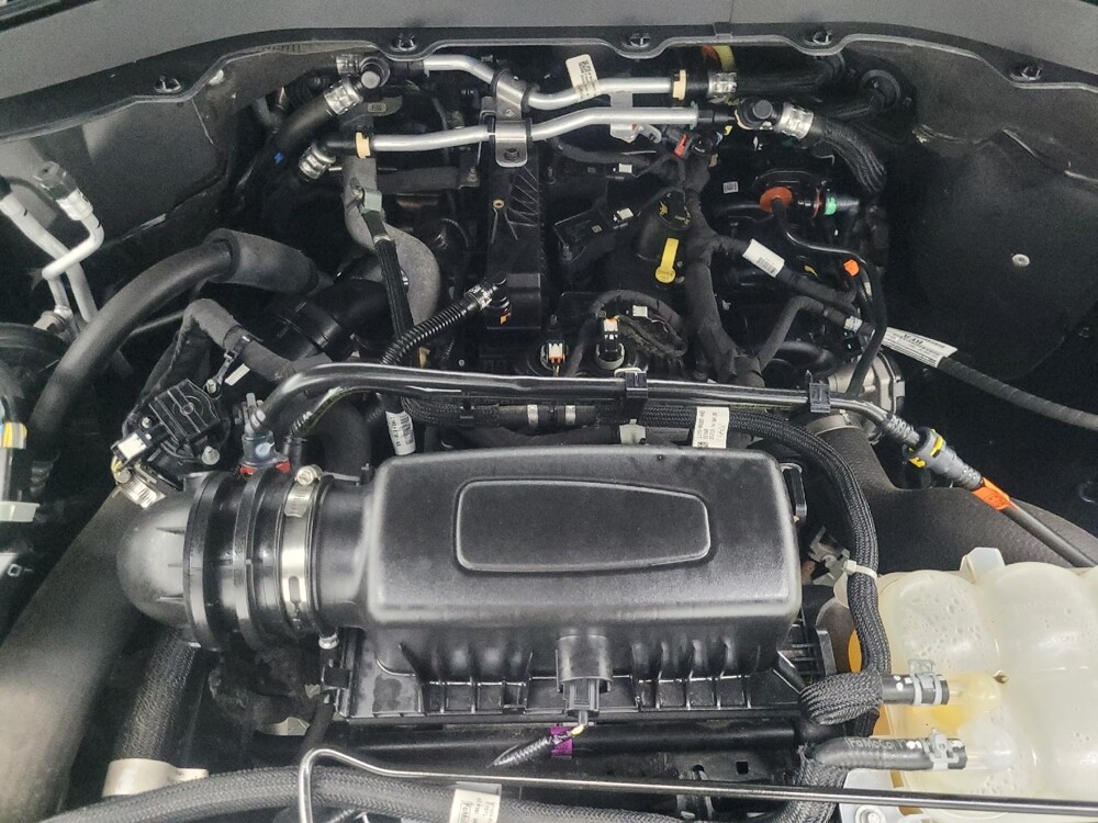 2022 Ford Explorer in Indianapolis, IN 46222 - 18116051 30