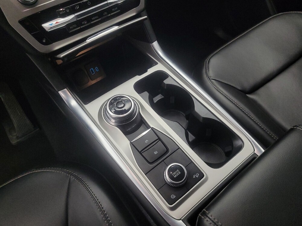 2022 Ford Explorer in Indianapolis, IN 46222 - 18116051 26