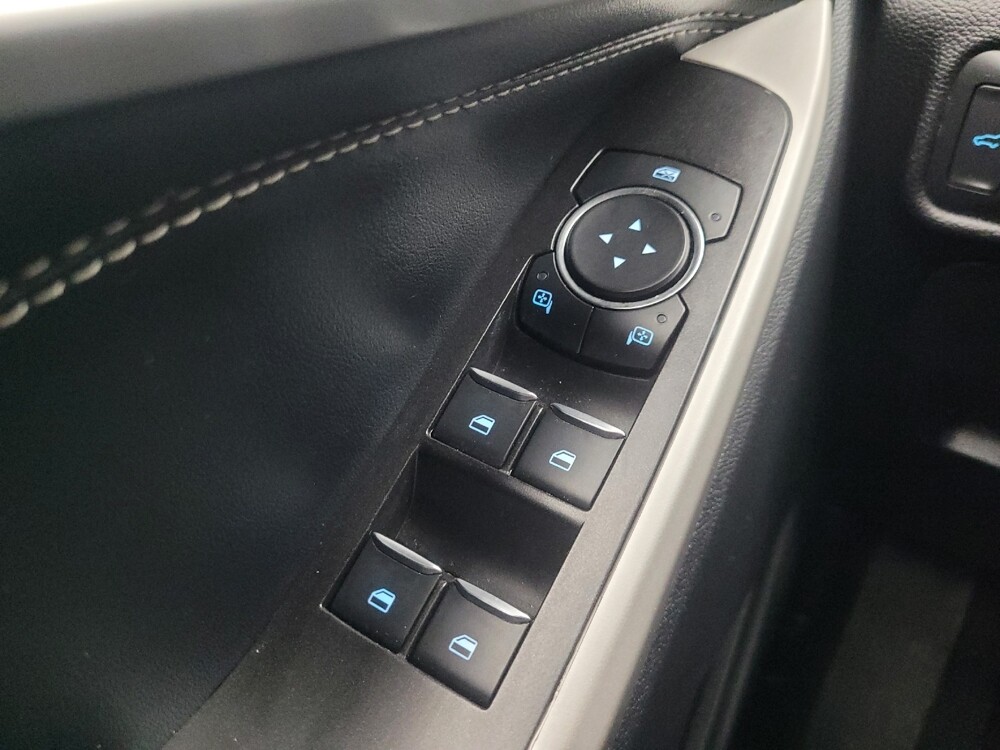 2022 Ford Explorer in Indianapolis, IN 46222 - 18116051 27