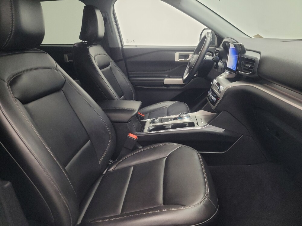 2022 Ford Explorer in Indianapolis, IN 46222 - 18116051 21