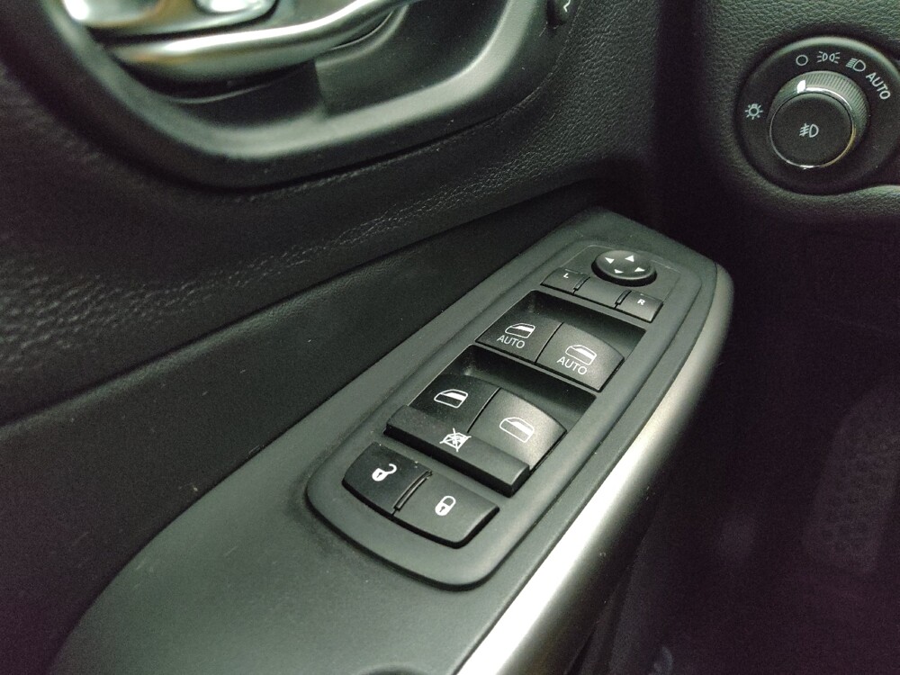 2021 Jeep Cherokee in Des Moines, IA 50310 - 18116058 27