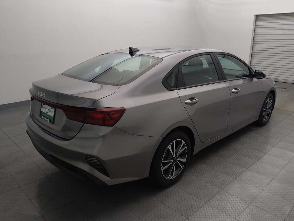 2024 Kia Forte in Houston, TX 77060 - 18116072 9
