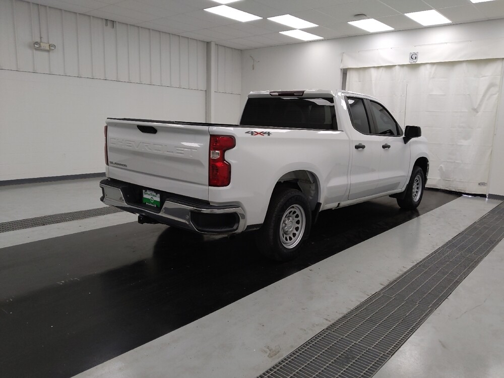 2021 Chevrolet Silverado 1500 in St. Louis, MO 63125 - 18116085 9