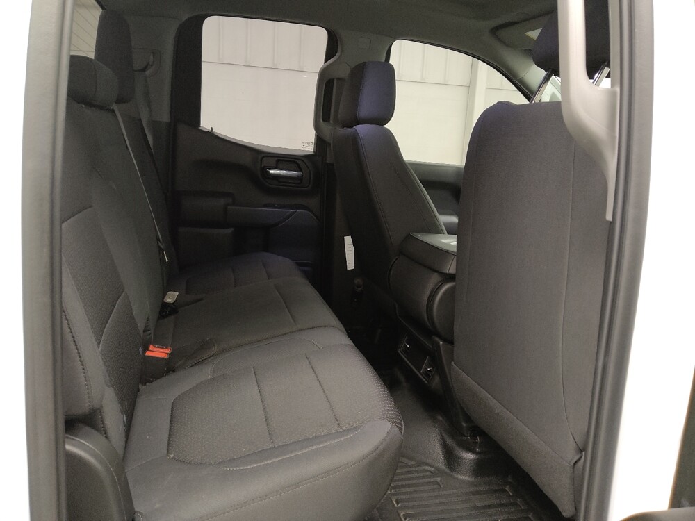 2021 Chevrolet Silverado 1500 in St. Louis, MO 63125 - 18116085 19