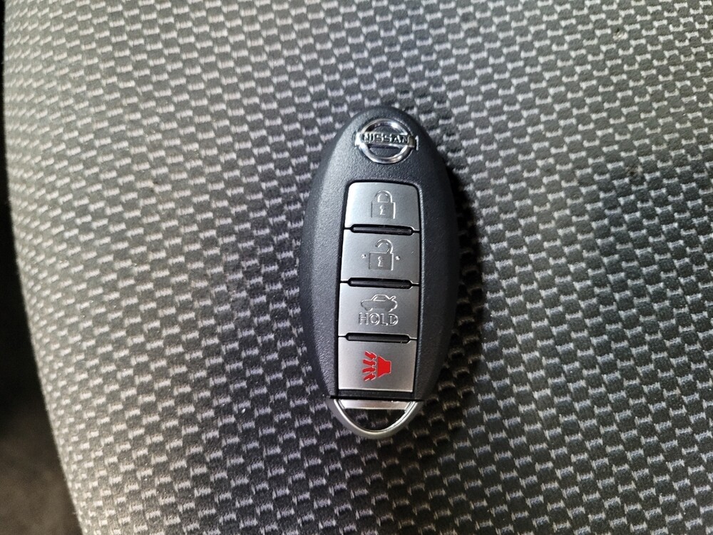 2019 Nissan Versa in Downey, CA 90241 - 18116103 32