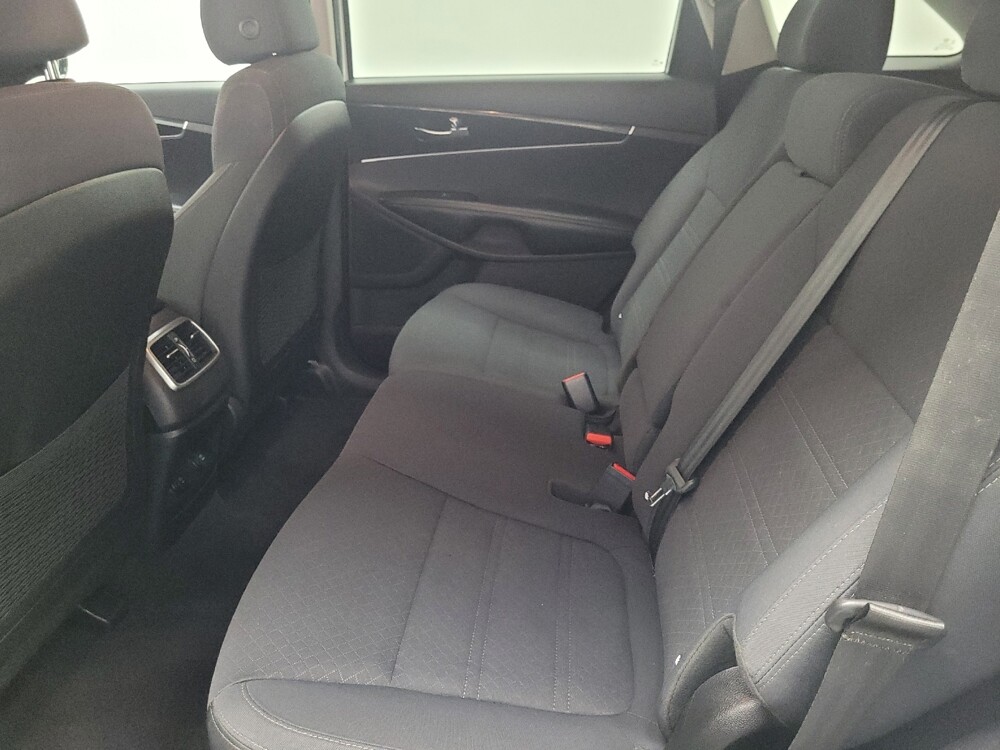 2018 Kia Sorento in Las Vegas, NV 89102 - 18116109 18