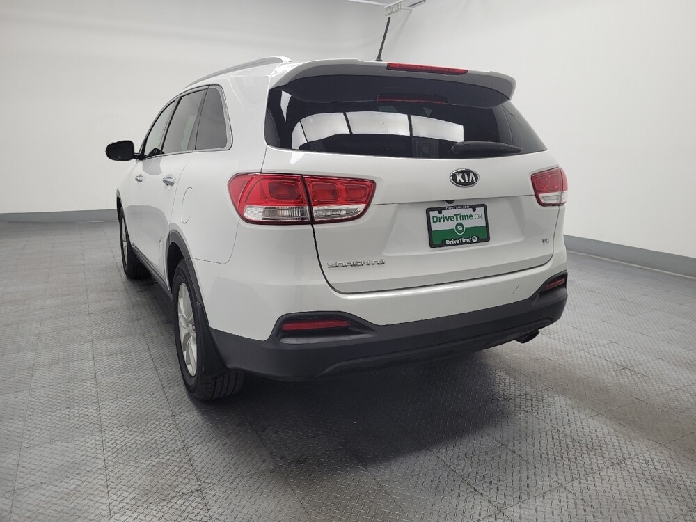 2018 Kia Sorento in Las Vegas, NV 89102 - 18116109 5
