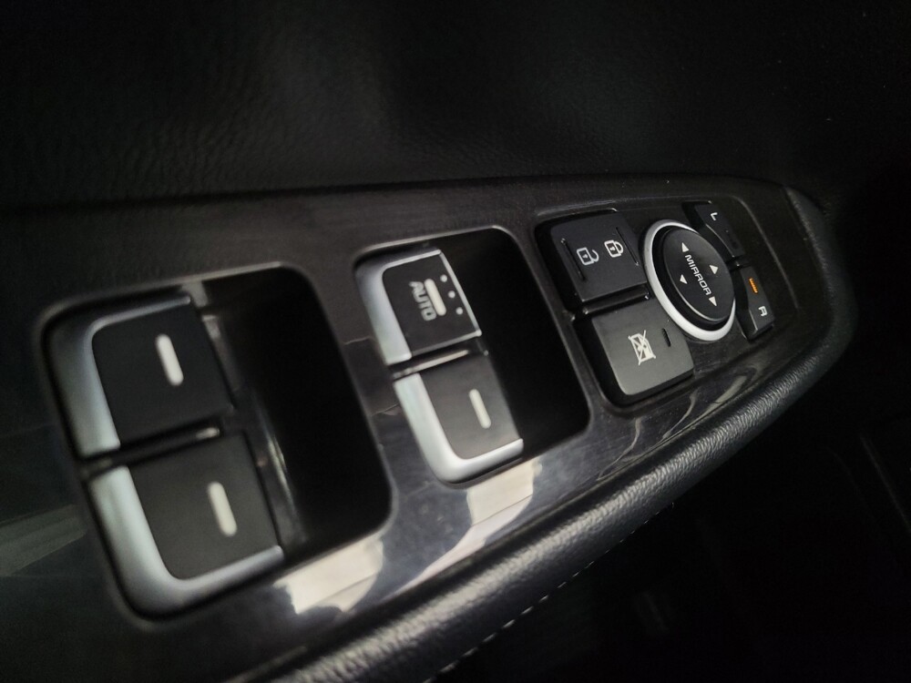 2018 Kia Sorento in Las Vegas, NV 89102 - 18116109 27