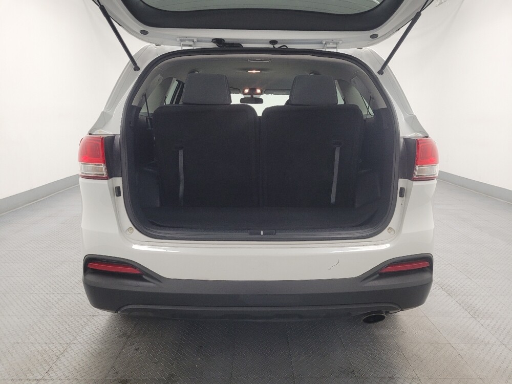 2018 Kia Sorento in Las Vegas, NV 89102 - 18116109 29