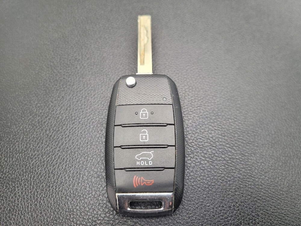 2018 Kia Sorento in Las Vegas, NV 89102 - 18116109 32