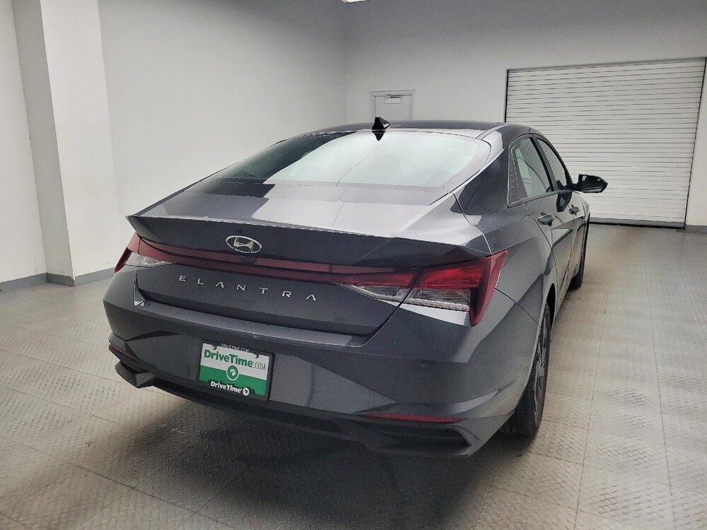 2023 Hyundai Elantra in Taylor, MI 48180 - 18116117 7