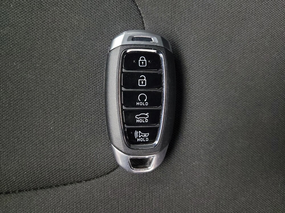 2023 Hyundai Elantra in Taylor, MI 48180 - 18116117 32