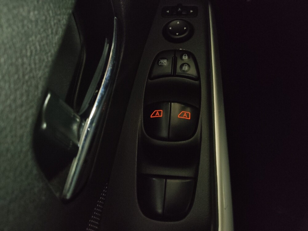 2018 Nissan Kicks in Birmingham, AL 35215 - 18116182 27