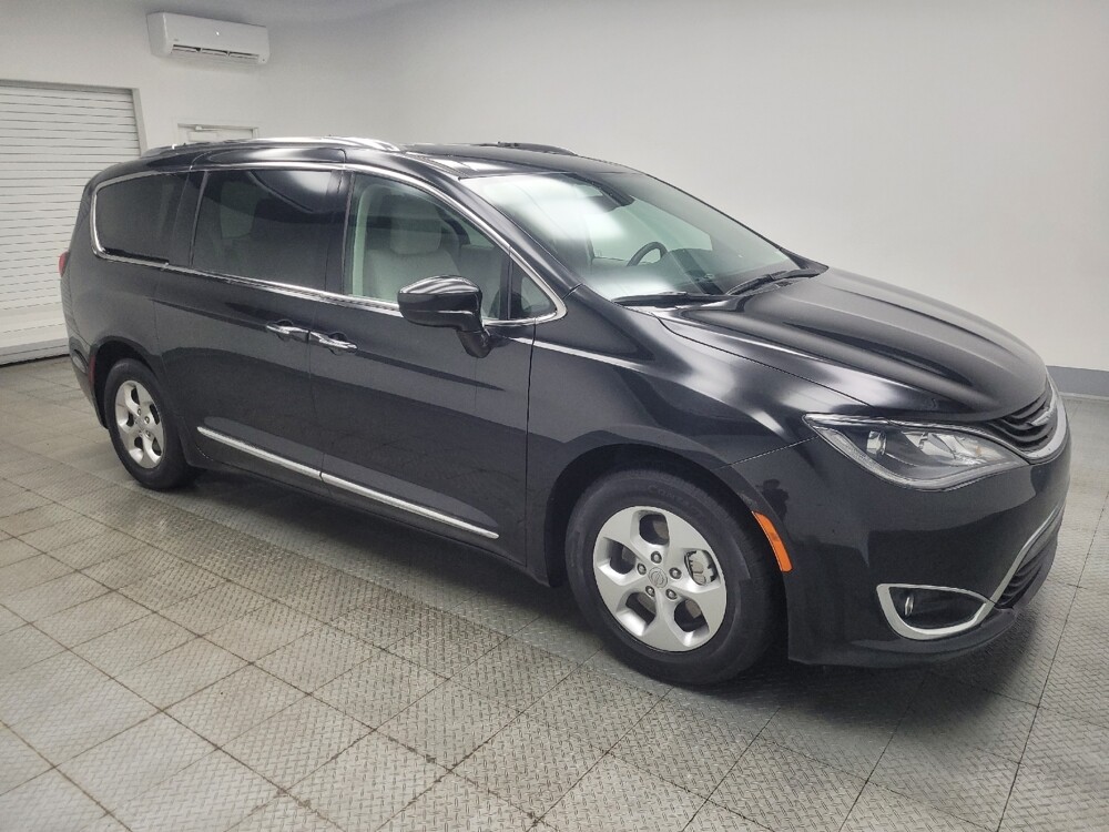 2018 Chrysler Pacifica in Indianapolis, IN 46222 - 18116183 11