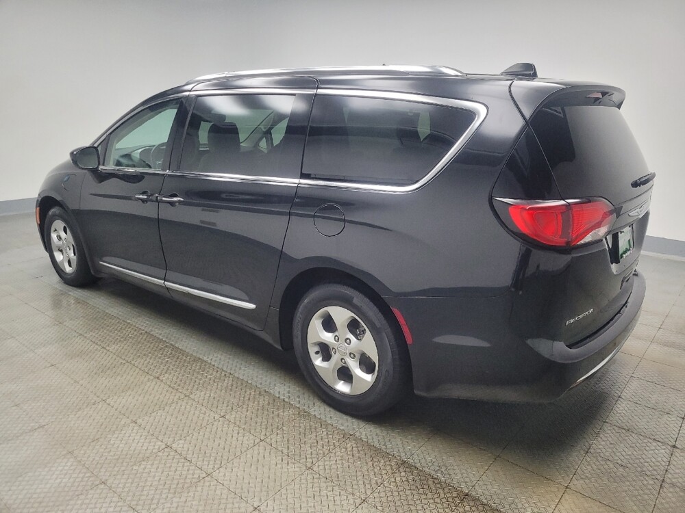 2018 Chrysler Pacifica in Indianapolis, IN 46222 - 18116183 3