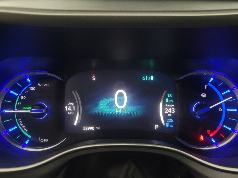 2018 Chrysler Pacifica in Indianapolis, IN 46222 - 18116183 23