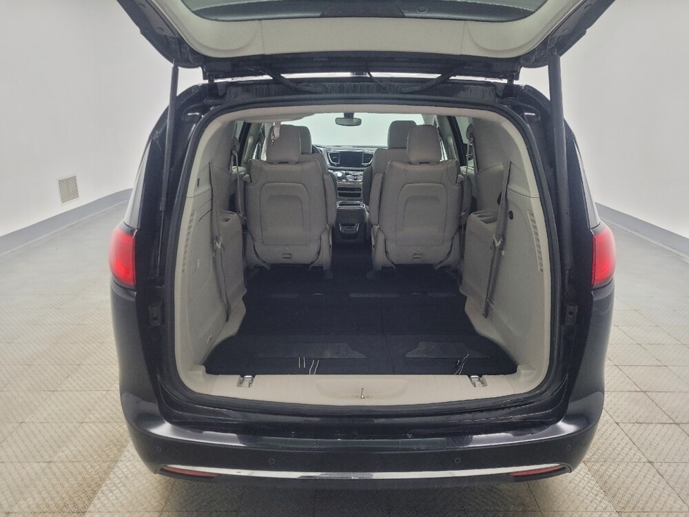 2018 Chrysler Pacifica in Indianapolis, IN 46222 - 18116183 29