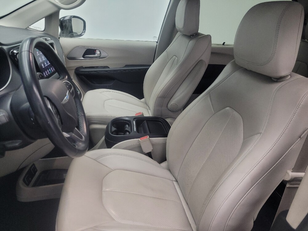 2018 Chrysler Pacifica in Indianapolis, IN 46222 - 18116183 17