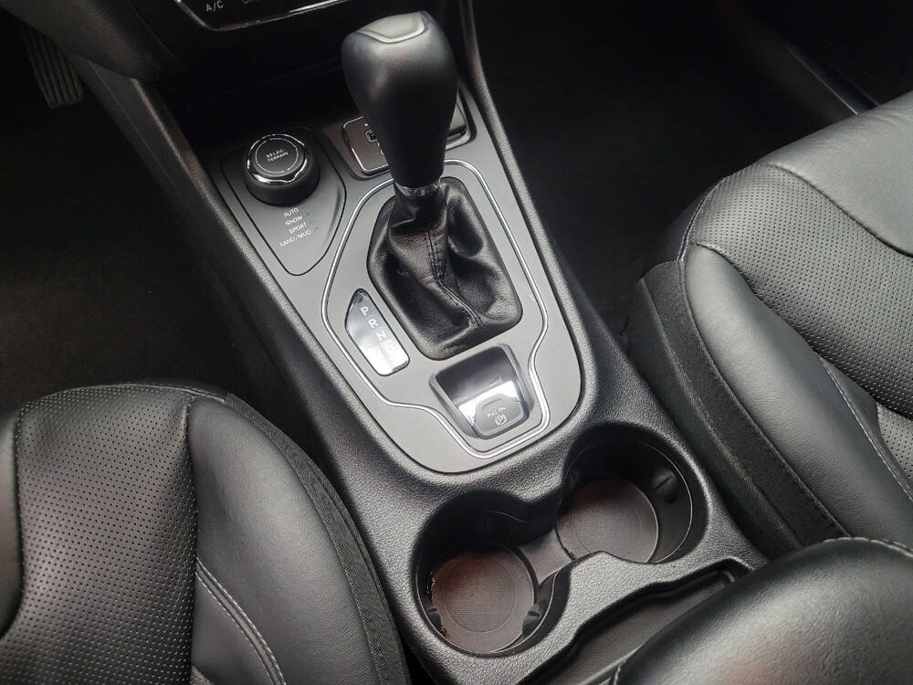 2019 Jeep Cherokee in Indianapolis, IN 46222 - 18116188 26