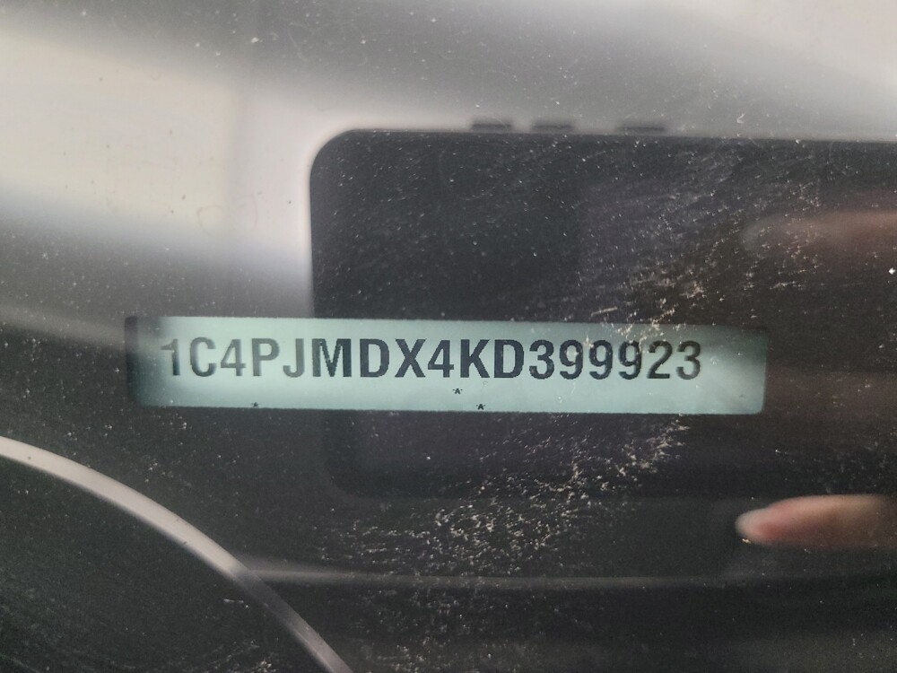 2019 Jeep Cherokee in Indianapolis, IN 46222 - 18116188 33