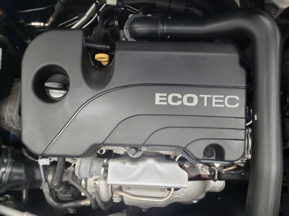 2020 Chevrolet Equinox in Indianapolis, IN 46222 - 18116189 30