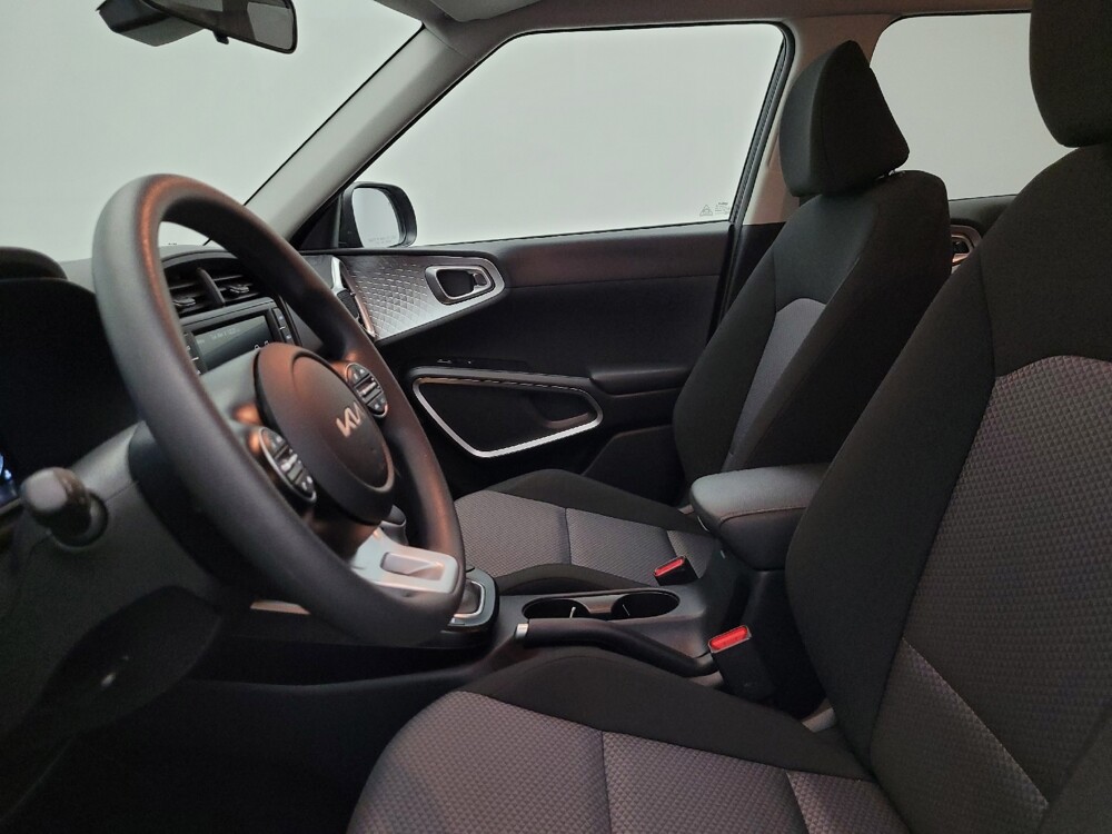 2025 Kia Soul in Chandler, AZ 85225 - 18116195 17