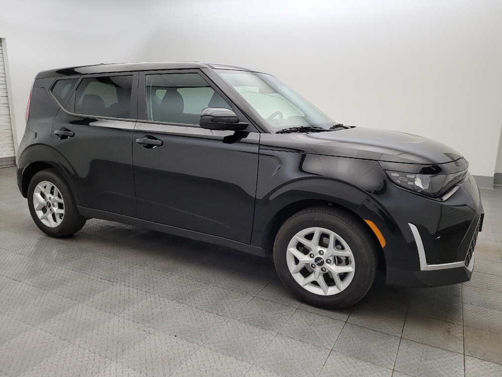 2025 Kia Soul in Chandler, AZ 85225 - 18116195 11